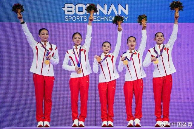 本周四，皇马在伯纳乌的荣誉包厢内邀请媒体参加了俱乐部的圣诞午餐会，本次活动由皇马主席弗洛伦蒂诺主持。